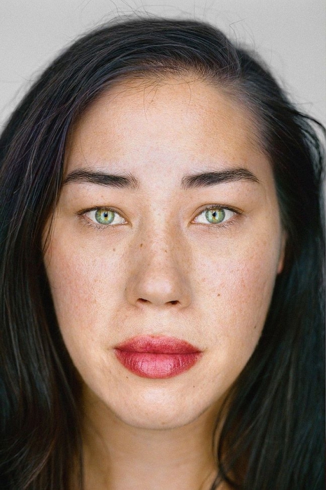 Джули Вейсс, 33 года. Расово-национальная принадлежность: Белая, азиатка, индианка, китаянка, филиппинка.