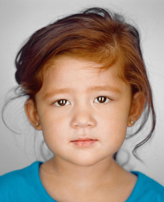 Дейзи Фенкл, 3 года. Расово-национальная принадлежность: Кореянка, латиноамериканка. 