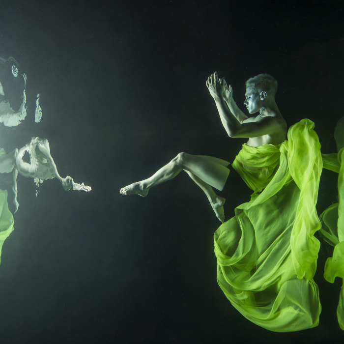 Майя Алмейда (Maya Almeida). Плод, Серия подводный танец, цифровая фотография, 2013 год.