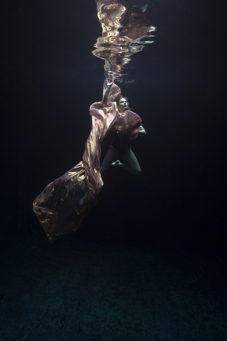 Майя Алмейда (Maya Almeida). Квест, Серия подводный танец, цифровая фотография, 2013 год.