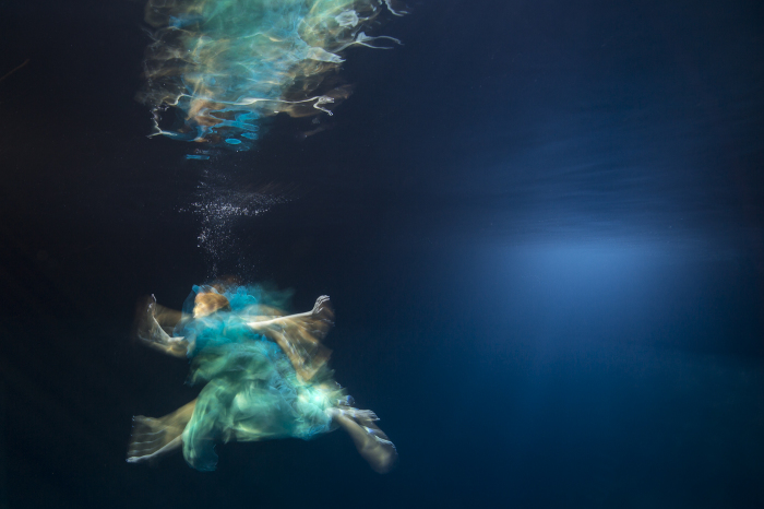 Майя Алмейда (Maya Almeida). Побег, Серия подводный танец,  цифровая фотография, 2013 год.