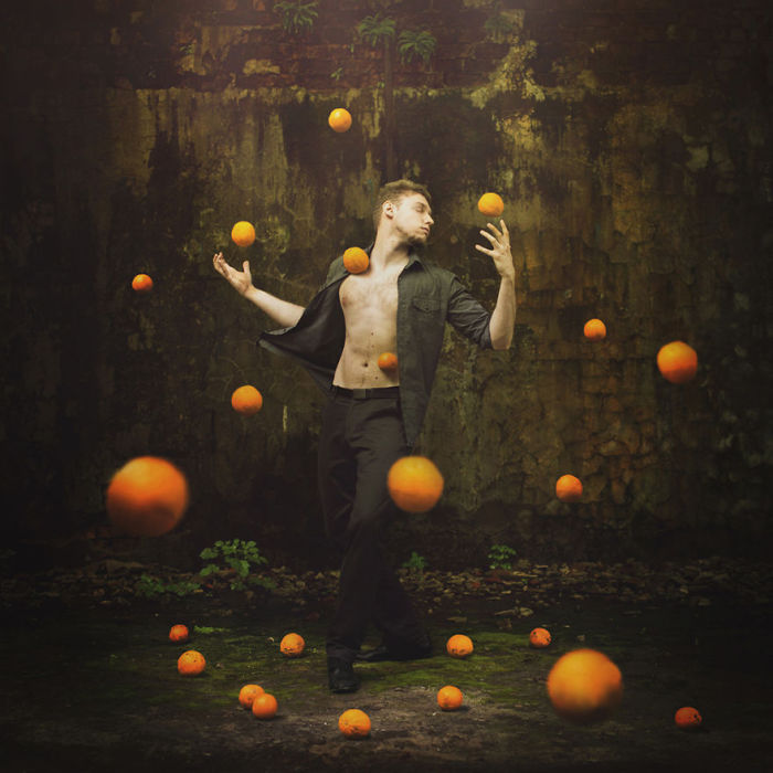 Апельсиновая вселенная (Orange Universe). Автор работ: Михаил Захорнаки (Michal Zahornacky).