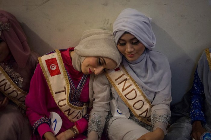 «Мисс Тунис» Фатма Бен Гуэфраке и Примадита Рахма. Автор фото: Monique Jaques.