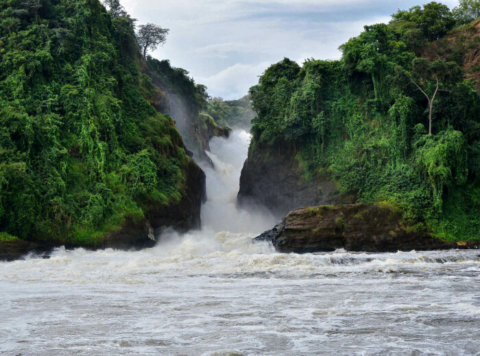 Водопад Мерчисон, Уганда. \ Фото: flipboard.com.
