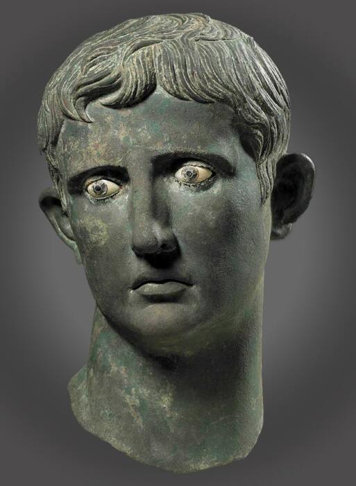 Бронзовая голова статуи Августа в натуральную величину, найденная в Мероэ, 27-25 до н.э. \ Фото: britishmuseum.org.