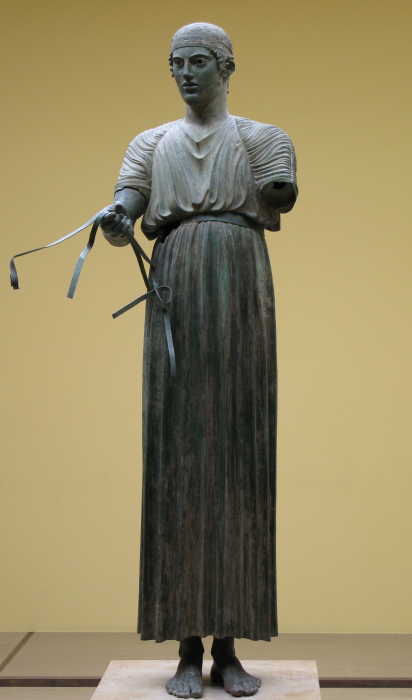 Бронзовая статуя возничего, 470 г. до н. э. \ Фото: wordpress.com.