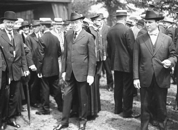 Вудро Вильсон в Европе, по делам, связанным с Парижской мирной конференцией 1919 года. \ Фото: imperialglobalexeter.com.