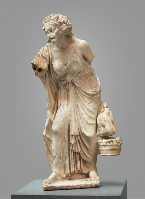 Римская мраморная копия греческой статуи старухи, ок. 14-68 н. э. \ Фото: chegg.com.