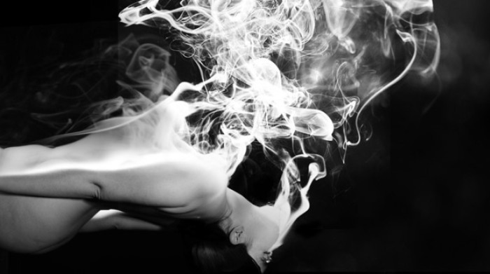  Игры с дымом. Автор фото:  Стефано Бонацци (Stefano Bonazzi).