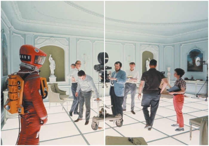 Стэнли Кубрик (на переднем плане), режиссер сцены 2001 года: Космическая одиссея (1968 год), 1960-е годы.