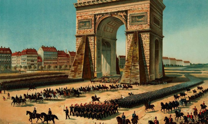 Прусские войска маршируют мимо Триумфальной арки в Париже во время франко-прусской войны. \ Фото: pinterest.com.