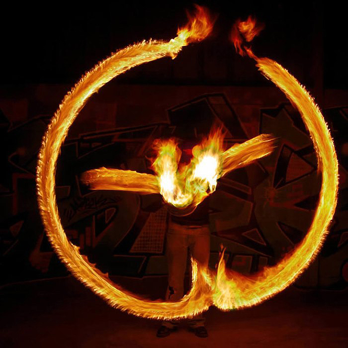 Огненный знак. Фото Tom Lacoste.