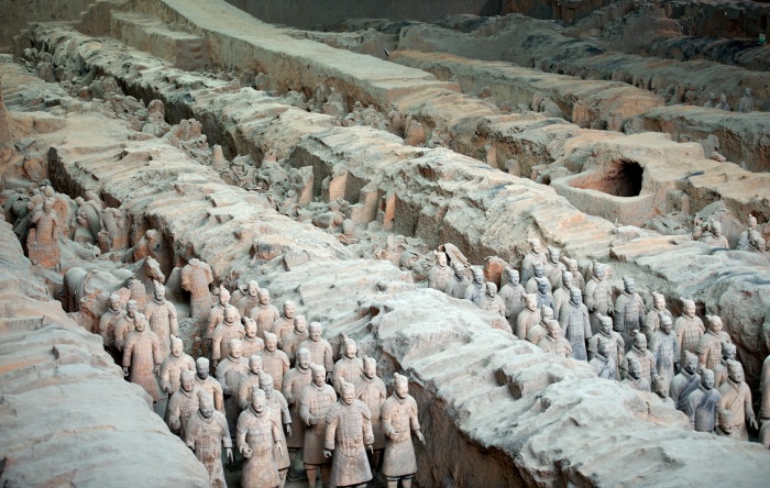 Терракотовая армия в гробнице Цинь Шихуанди. \ Фото: commons.wikimedia.org.