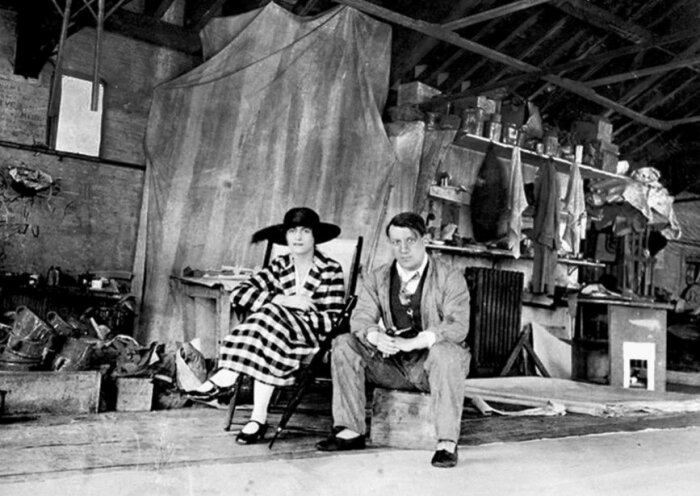 Пабло Пикассо и Ольга (Hohlova). \ Фото: google.com.ua.