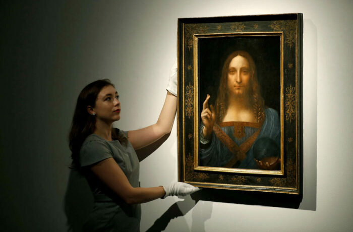 Картина Леонардо да Винчи Сальватор Мунди, выставленная на аукционе Christie's, хранилась в Свободном порту Женевы. \ Фото: gazeta.ru.