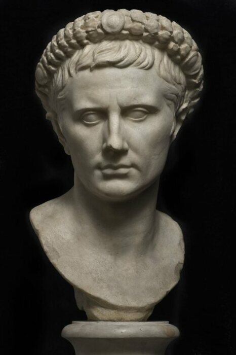 Бюст императора Августа. \ Фото: artemagazine.it.