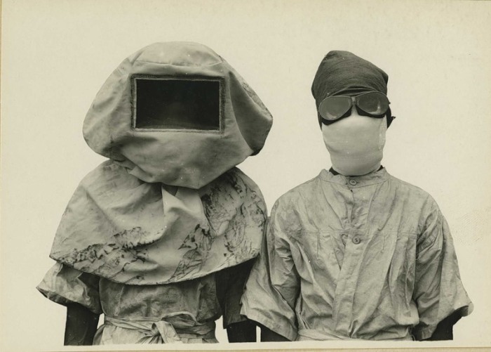 Защитные маски от чумы. \ Фото: brigin.lt.
