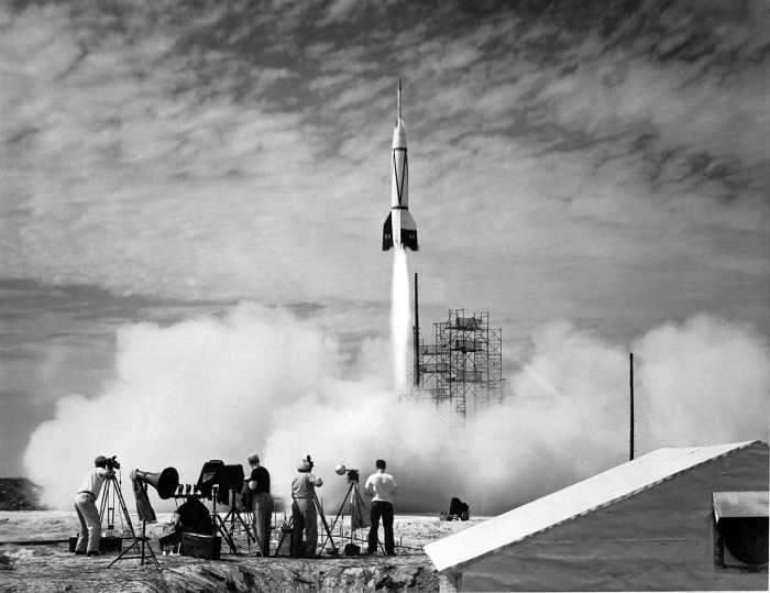 Запуск первой ракеты с мыса Канаверал. \ Фото: michaelstephenwills.com.