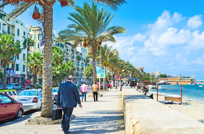 Александрия представляет собой своеобразный симбиоз древней истории и современного пляжного курорта.