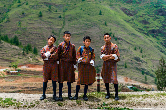 Традиционная одежда Бутана. \ Фото: harmonikum.co.