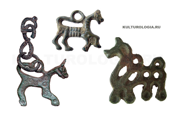 Славянские амулеты в виде коней и лошадей.