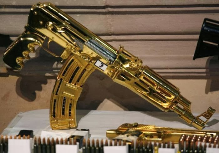 Золотой автомат, принадлежавший мексиканскому наркобарону