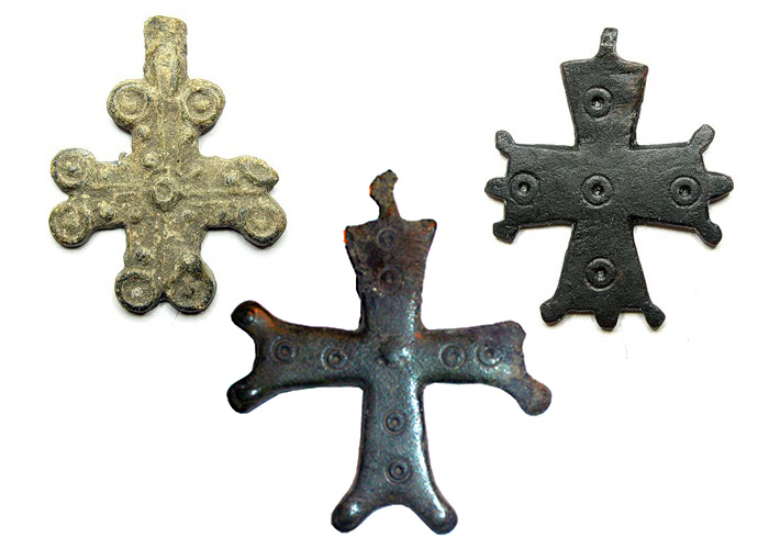 Рис.4 Византийские нательные кресты найденные на территории Древней Руси, XI-XIII вв