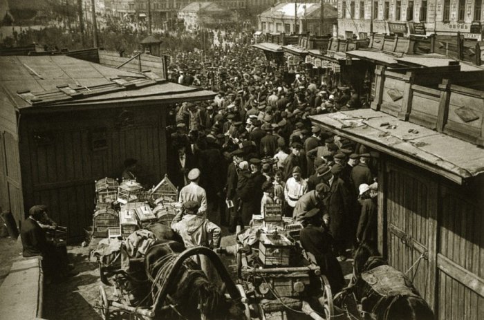 Рынок в Москве 20-х годов XX века.