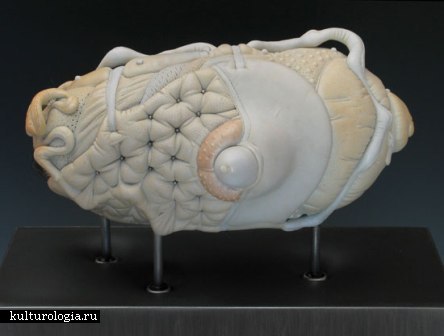 Необычная скульптура из керамики