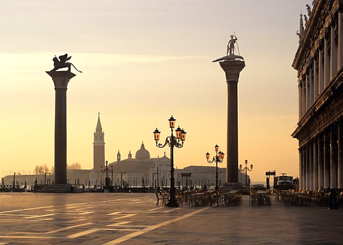 Бронзовый Лев на Площади Св. Марка в Венеции