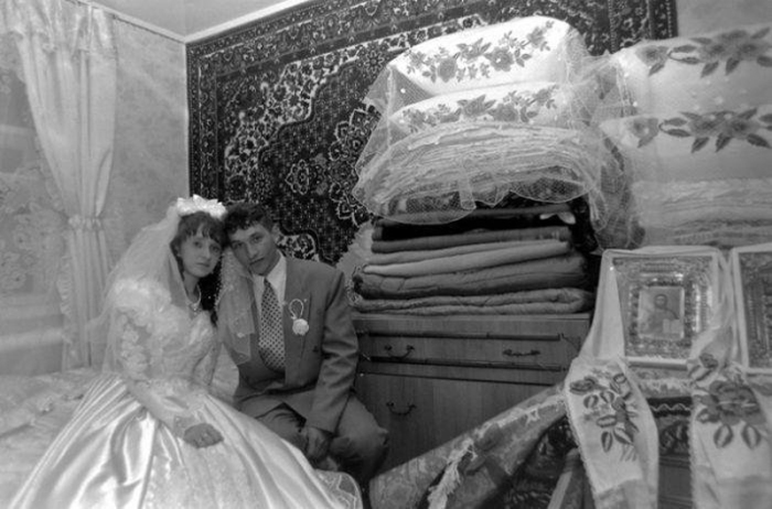 Родители жениха и невесты еще в период сватовства обсуждали состав и размер приданого.