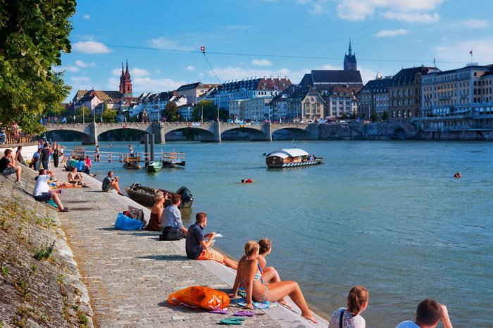 Замечательное, но дорогостоящее пребывание в Цюрихе стоит того, чтобы посетить живописные места города.