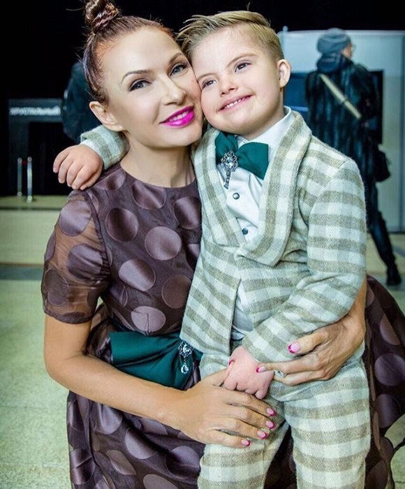 Актриса родила сына Семена 1 апреля 2012 года - накануне своего 43-летия, а этим летом удачно забеременела с помощью процедуры ЭКО. /Фото: fashion-kaleidoscope.ru