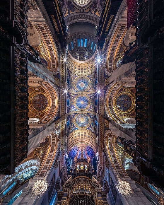 Панорамный снимок собора Святого Павла напоминает красочную картинку из волшебной сказки.