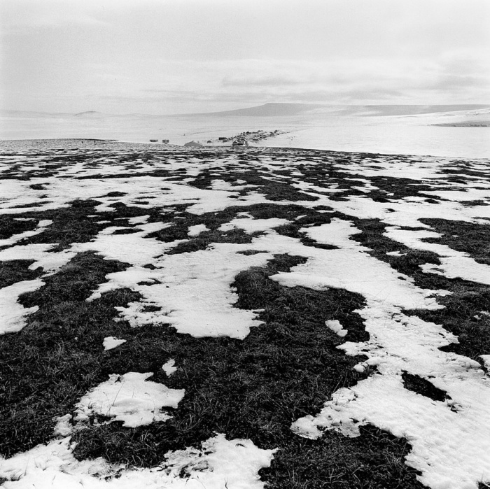 Небольшое поселение посреди тундры, Тунунак, Аляска, 1974 год.