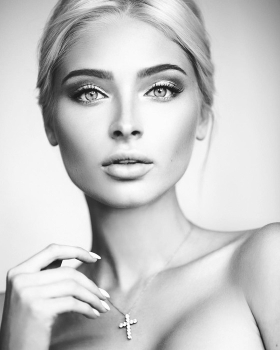 Российской модели из Тюмени принадлежит титул второй вице-мисс России 2012 года.