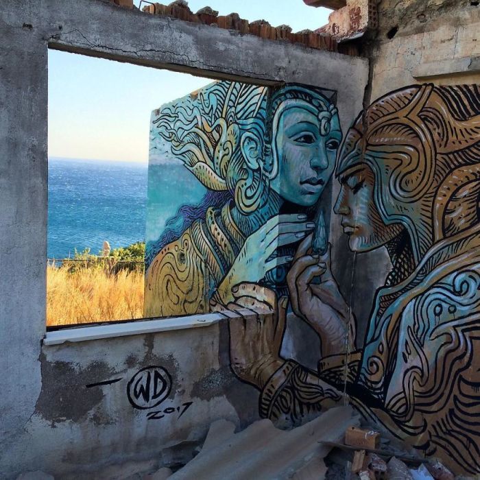 Рисунок, созданный художником на стенах разрушенного здания острова Крит, Греция (2017 год).