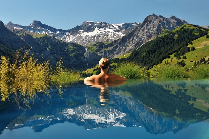 Уникальное место, расположенное в живописном Адельбодене, предлагающее захватывающие виды на швейцарские Альпы.