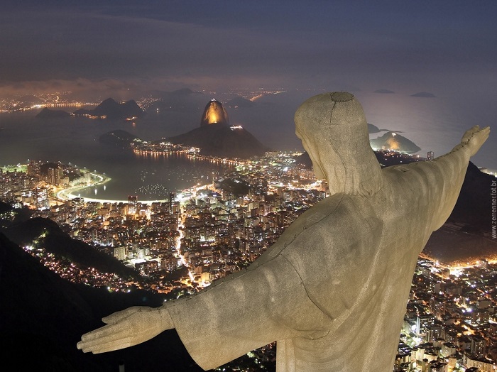 Гора из гранита, расположенная в национальном парке Тижука, чуть левее центра Рио-де-Жанейро.