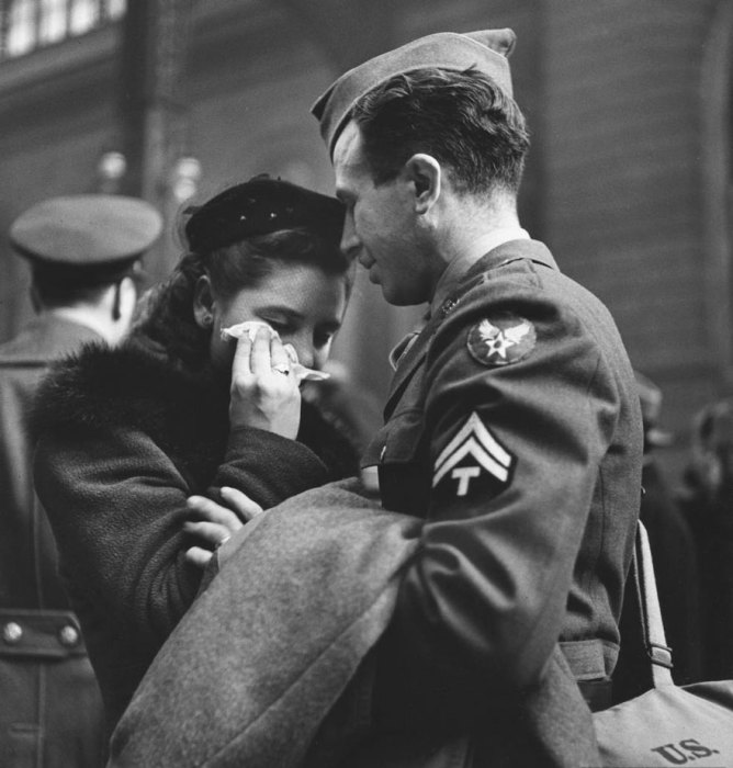 Прощание улетающего военного, 1943 год.