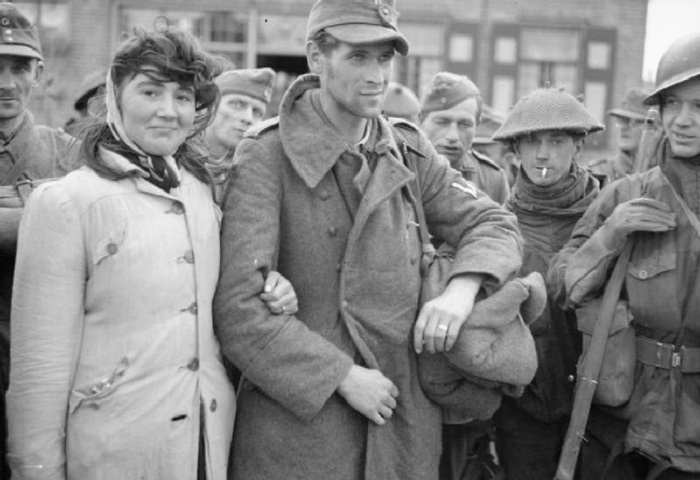 Голландка отказалась покидать своего мужа, немецкого солдата, после того, как его взяли в плен.