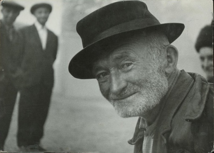 Портрет пожилого мужчины, сделанный фотографом-этнографом во время одной из экспедиций.