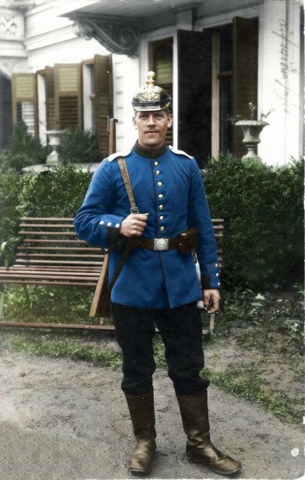Солдат в немецкой форме времен Первой мировой войны.