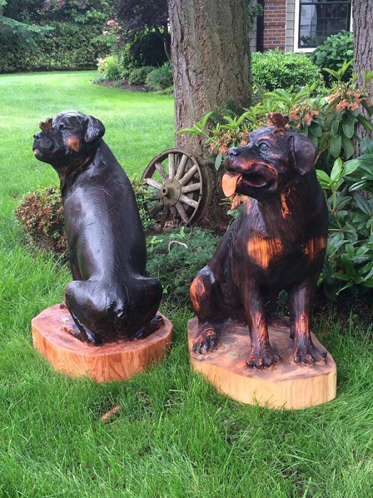 Автором этой деревянной пары является американский скульптор Боб Кинг (Bob King), которого называют королем деревянной скульптуры. | Фото: pinterest.com