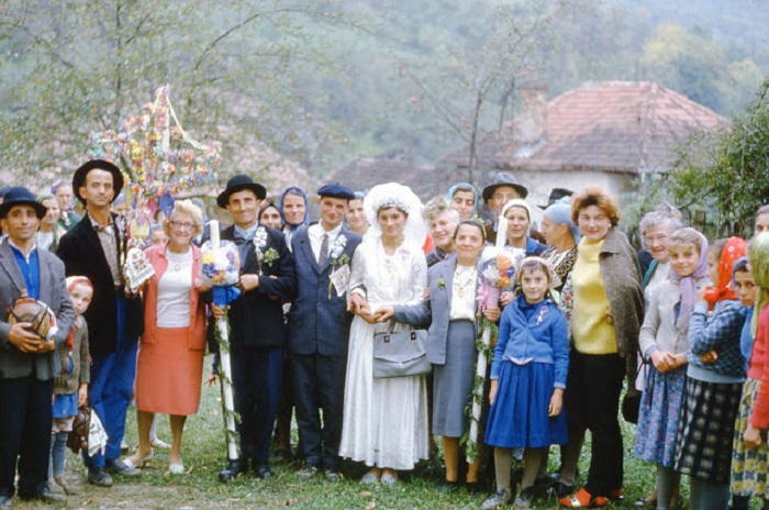 Свадьба цыган проживающих в обычной деревне.