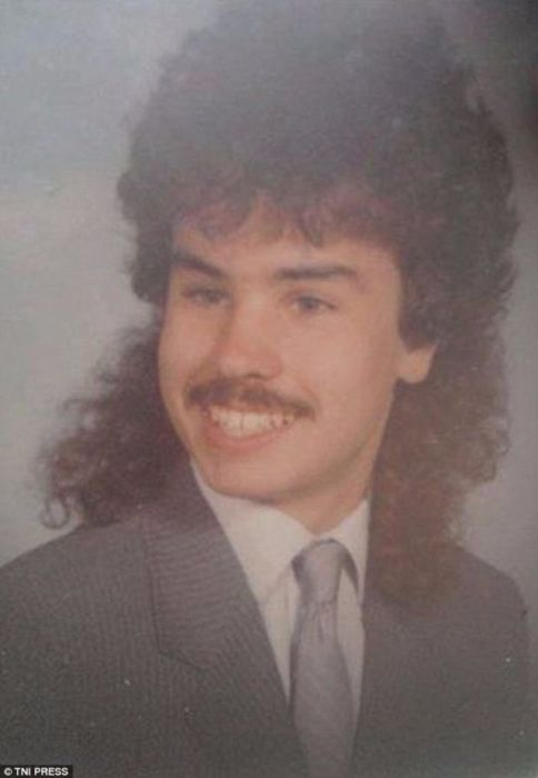 Маллет на кудрявых волосах – несбыточная мечта многих мужчин 1980-х годов.