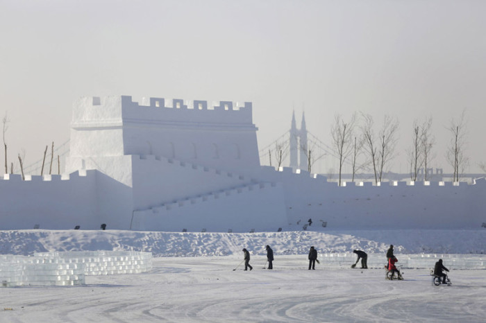 Роскошная снежная крепость.