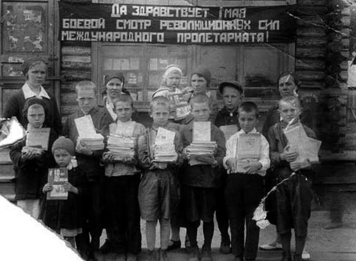 Образование для всех впервые в мире дала Советская Власть.