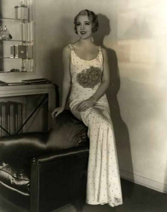 В 1930-м году актриса была одной из основных звезд мюзиклов, выпускаемых киностудией «RKO».