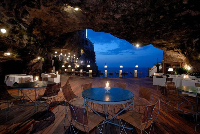 Очаровательный отель-ресторан в Полиньяно-а-Маре в Южной Италии был построен в пещере, образовавшейся сотни лет назад, и является одним из самых уникальных заведений такого рода в мире.